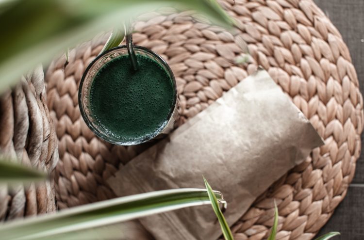 Comment extrait-on la phycocyanine de la spiruline ?